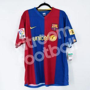 2006-07 Barcelona Home Shirt #10 RONALDINHO *New* XL - Image 2