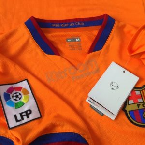 2006-07 Barcelona Away Shirt Nike *BNWT* M - Image 3