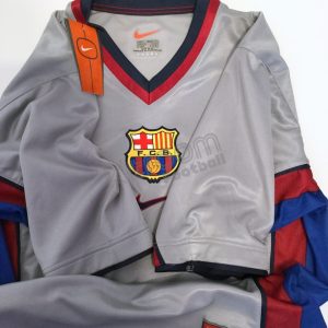 1999-00 Barcelona Away Shirt Nike *BNWT* S - Image 3