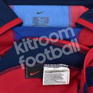 2003-04 Barcelona Home Shirt #10 RONALDINHO (Very Good) L - Image 4