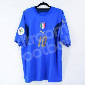 Italy World Cup 2006 Home Shirt #10 TOTTI (Good) XL Puma - Image 3