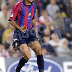 2001-02 Barcelona Home Player Issue Size #10 RIVALDO XL Champion League (Very Good) - Image 4