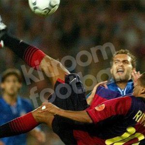 2000-01 Barcelona Home Shirt #10 RIVALDO (Good) M - Image 5