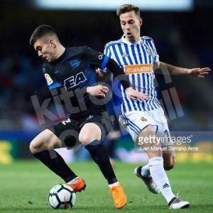 2017-18 Alaves Away Shirt #32 MARTIN Match Worn - Image 4