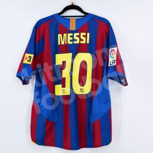 2005-06 Barcelona Home Shirt #30 MESSI (Good) L - Image 1