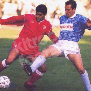 Sevilla Number Retro #10 MARADONA Flock Terciopelo Dorsal Repro - Image 3