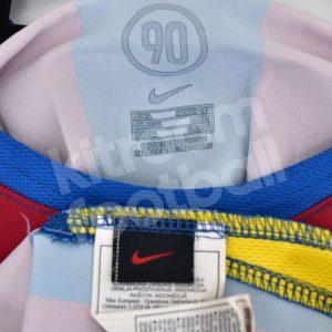 2005-06 Barcelona Home Shirt Nike #10 RONALDINHO (L) (Excellent) - Image 4