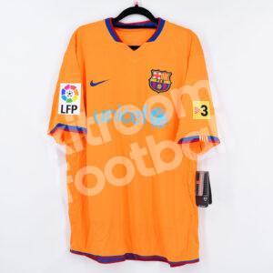 Official 2006-07 Barcelona Away Shirt #19 MESSI (L) BNWT La Liga - Image 3