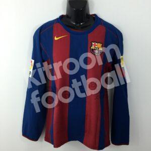 2004-05 Barcelona Home Shirt Size M #10 RONALDINHO Long Sleeves (Good) - Image 2