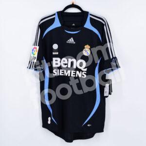 2006-07 Real Madrid Goalkeeper Shirt #1 Iker CASILLAS BNWT M - Image 2