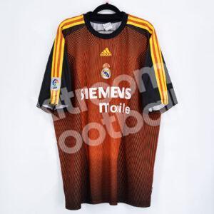 2003-04 Real Madrid Goalkeeper Shirt #1 Iker CASILLAS Size L (Excellent) - Image 3