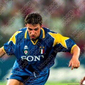 Official 1996 UEFA Champions League Juventus Away Shirt #10 DEL PIERO (Kappa) (Size XL) - Image 5