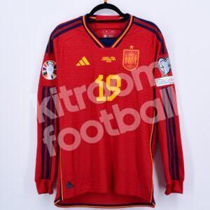 2023 Spain Player Issue Home Long Sleeve Shirt #19 LAMINE YAMAL Debut (Size M) - Image 3