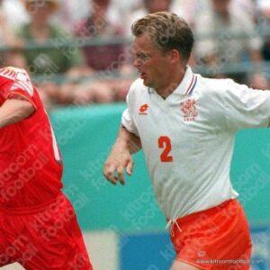 1994 FIFA World Cup Netherlands Away Shirt #2 Frank DE BOER (Lotto) (Size M) - Image 4